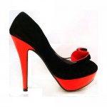 kirmizi siyah platformlu rugan bayan ayakkab rnekleri 150x150 2012 Kadın Ayakkabı Modasında Rugan Trendi