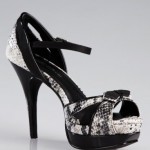siyah beyaz yuksek topuklu bayan ayakkabi ornekleri 150x150 Yüksek Topuklu Ayakkabılar